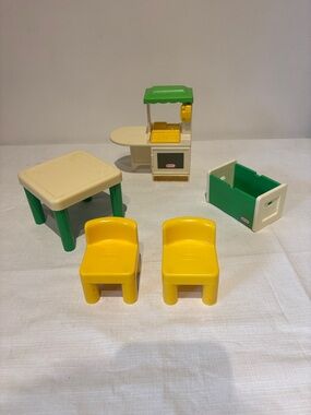 Vintage Little Tikes Dollhouse Table, Chairs, Toy Box & Kitchen Centre